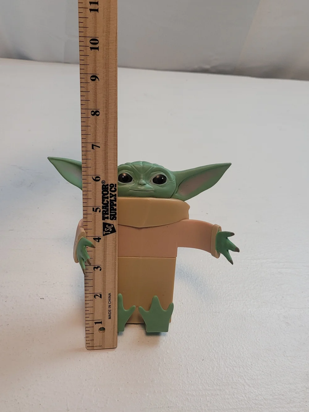 Star Wars The Mandalorian Grogu (Baby Yoda) flexi phone holder and stand